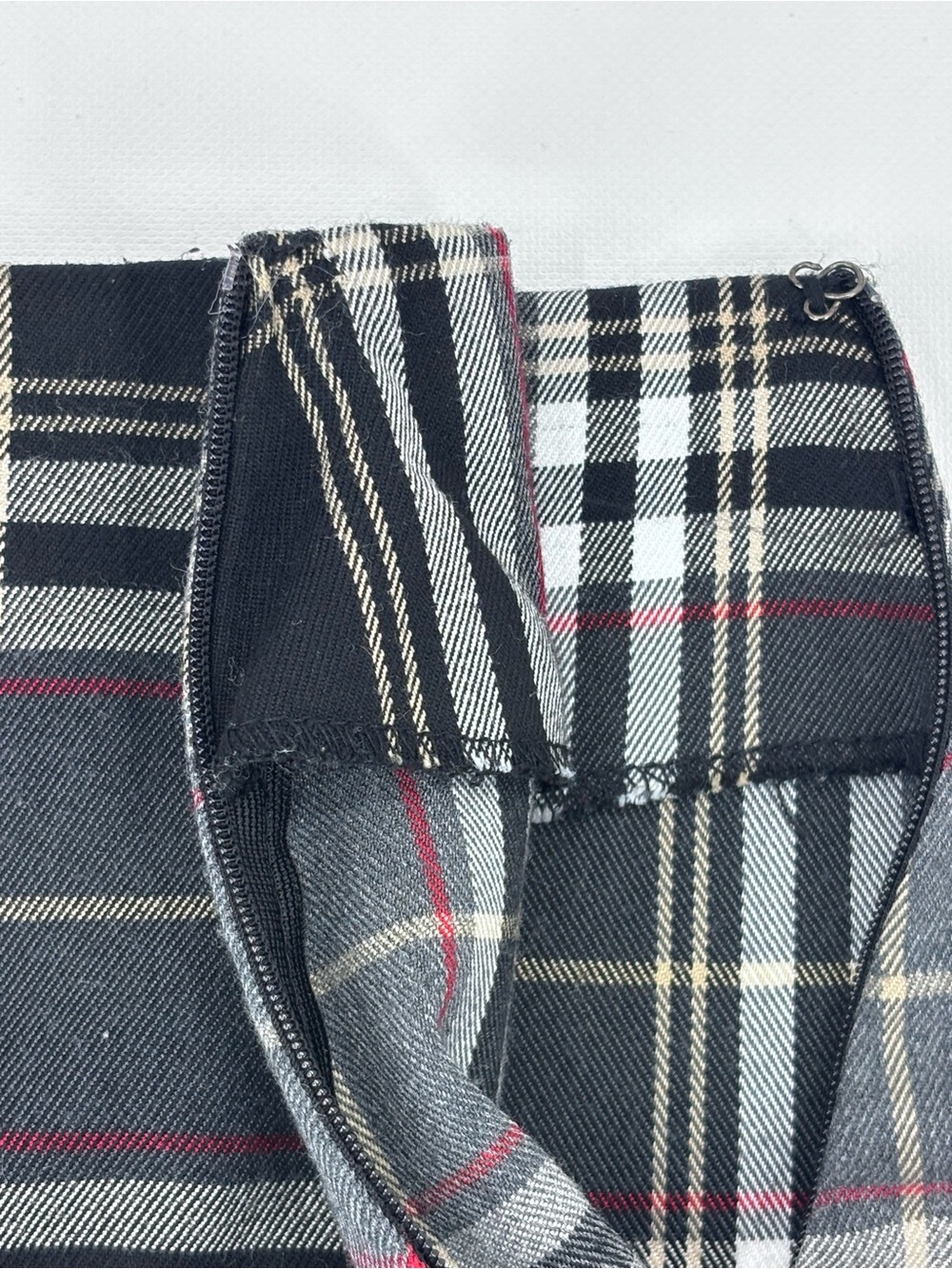 Point Zero Nicole Benisti Black and Gray Plaid Pleated A-Line Mini Skirt, 10 - Picture 8 of 14